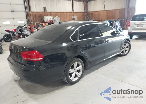 2015 Volkswagen Passat 1.8T Limited Edition z USA, uszkodzony, nr VIN 1VWAT7A38FC111624